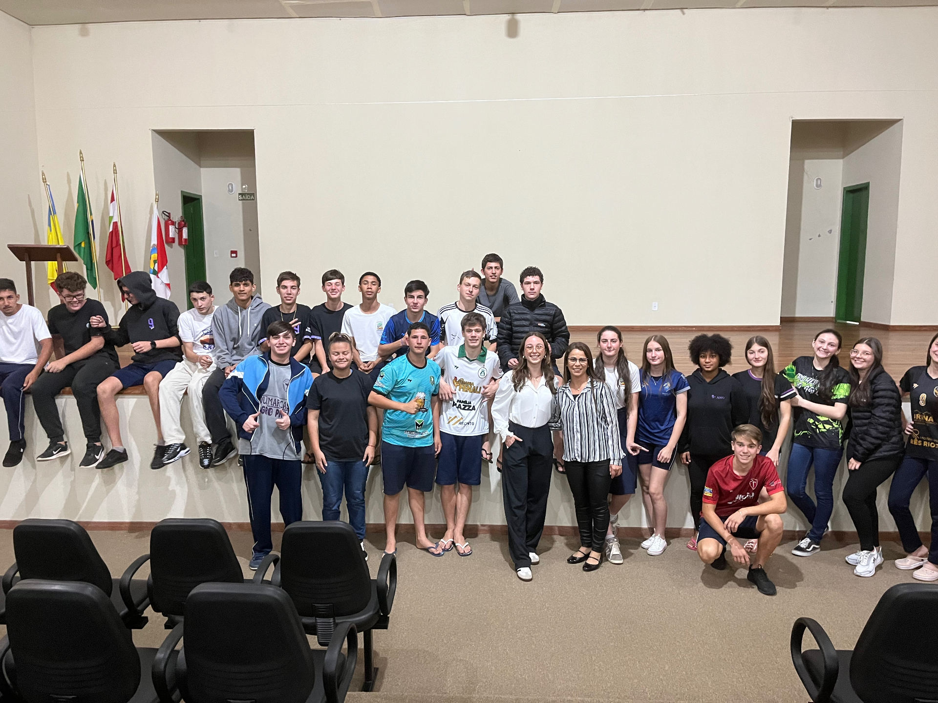 Raíssa Cândido em palestra com jovens